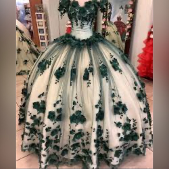 This emerald green quinceanera dress will sure male you feel like a princess.